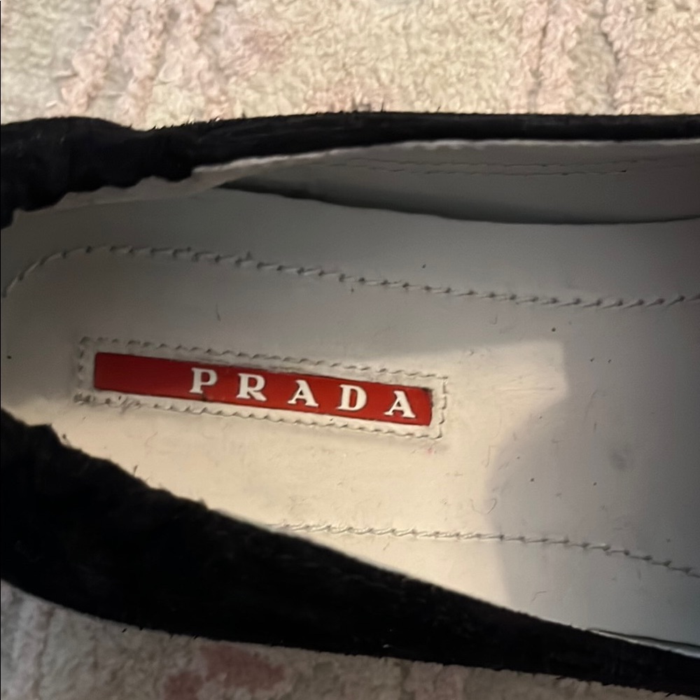 Prada Black Loafers Sleek Slip-On Design - Picture 3 of 6